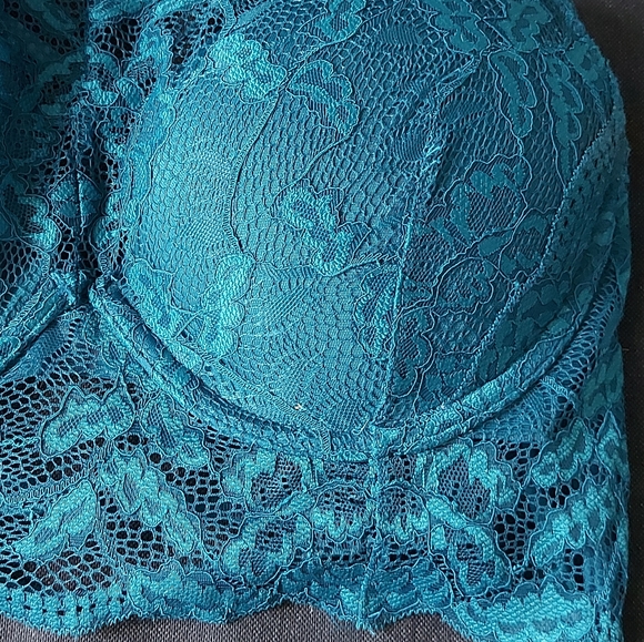 Halter bra top - Picture 5 of 9